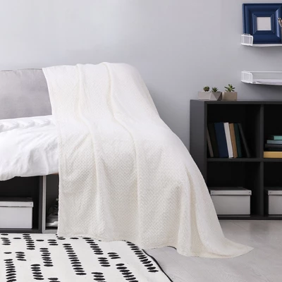 PiccoCasa New Luxury Leaves Fulls Fleece Warm Large Sofa Throw Blankets 3 PiccoCasa New Luxury Leaves Fulls Fleece Warm Large Sofa Throw Blankets - Image 3